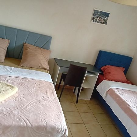 Ferienwohnung Dynamique Et Splendide Bourgoin-Jallieu Exterior foto