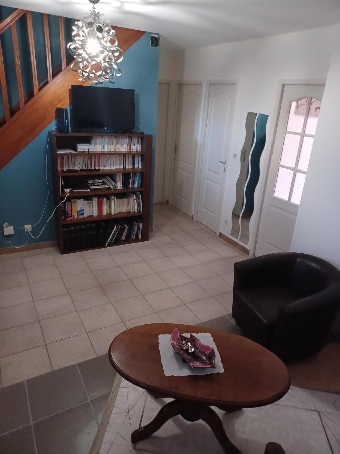 Ferienwohnung Dynamique Et Splendide Bourgoin-Jallieu Exterior foto