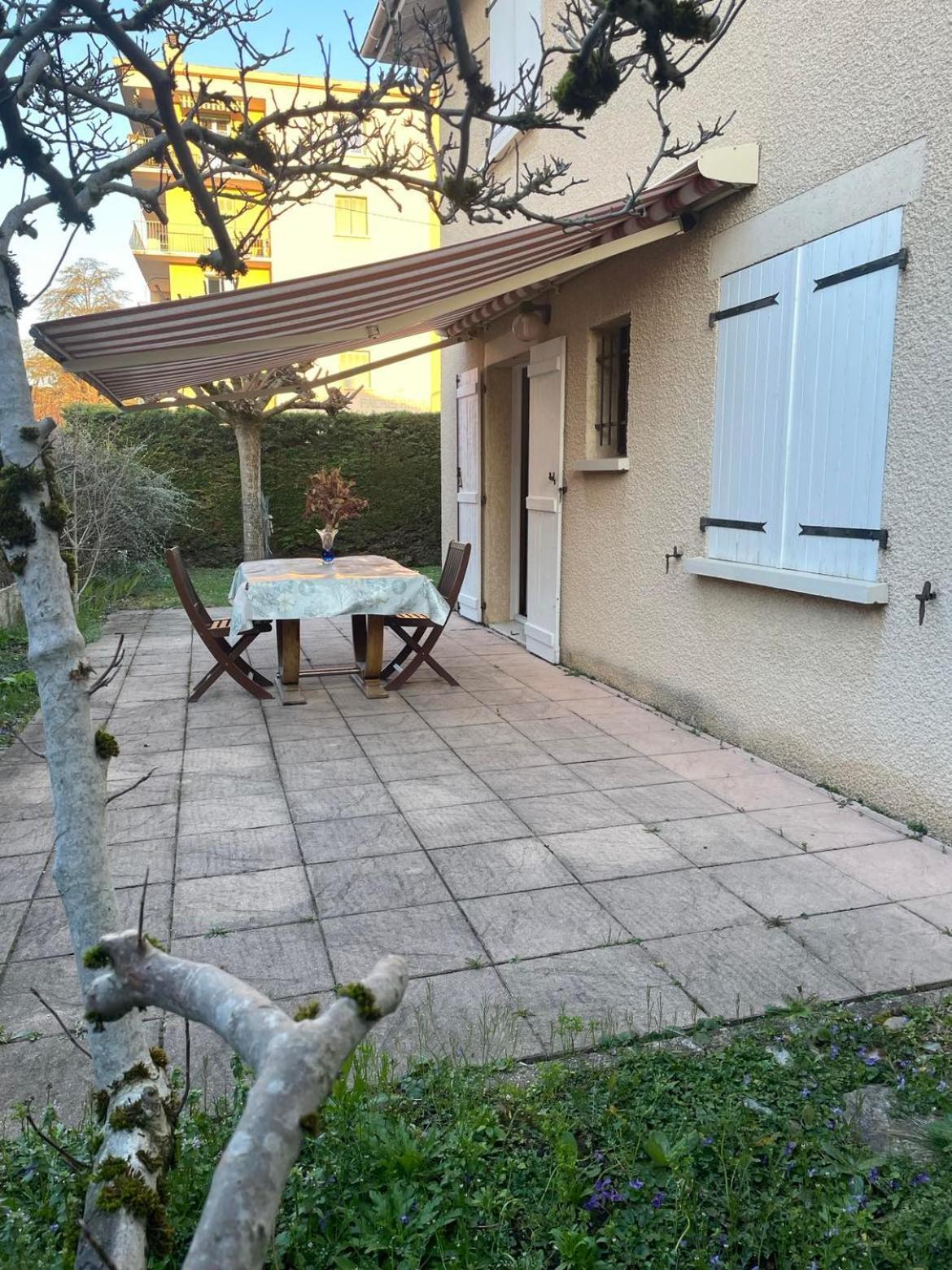 Ferienwohnung Dynamique Et Splendide Bourgoin-Jallieu Exterior foto