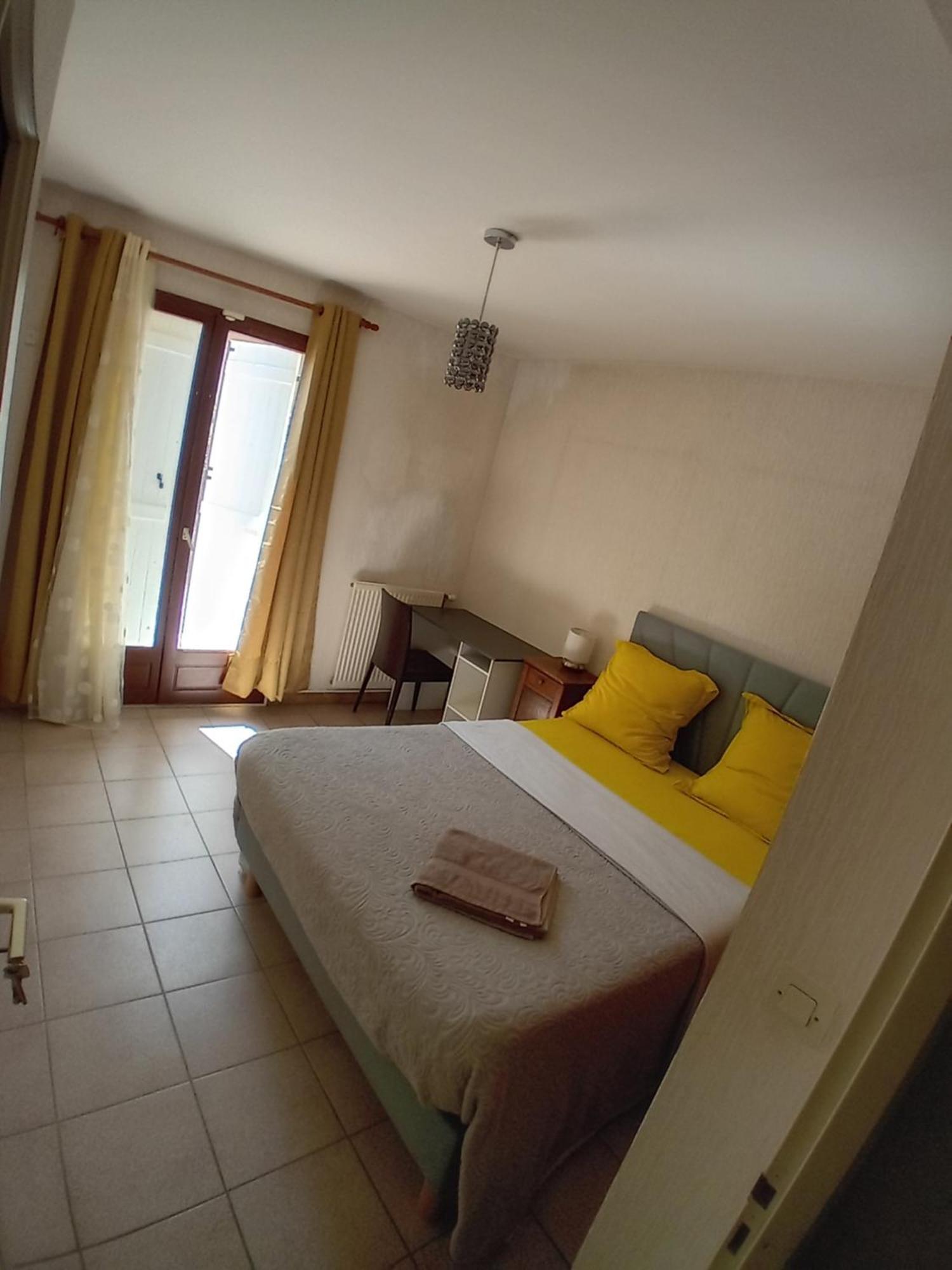 Ferienwohnung Dynamique Et Splendide Bourgoin-Jallieu Exterior foto