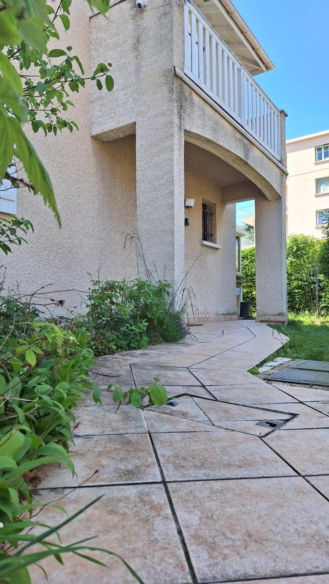 Ferienwohnung Dynamique Et Splendide Bourgoin-Jallieu Exterior foto